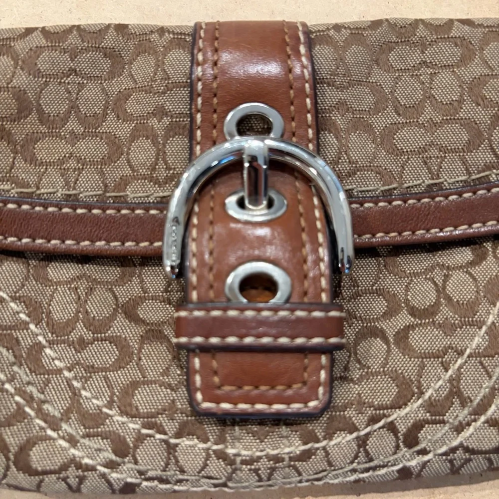 Coach Y2K Signature Canvas Soho Wristlet - Picture 4 of 8